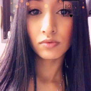 Meet your Posher, Nicole